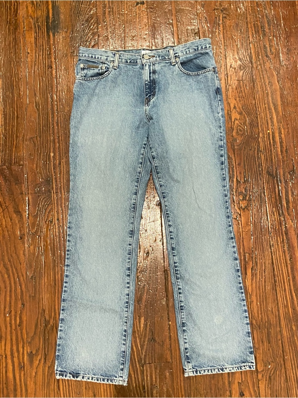Calvin Klein Jeans Women’s Light Washed Low Rise Straight Leg Jeans